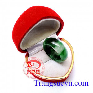 Nhẫn Jadeite thiên nhiên