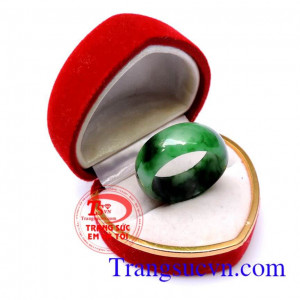 Nhẫn Jadeite thiên nhiên