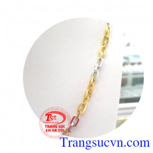 Dây chuyền mắt xích chữ nhật,Sản phẩm dây chuyền vàng đeo hợp thời trang, chất lượng dây chuyền vàng đảm bảo chât lượng và uy tín. khách hàng ưa chuộng nhiều năm liền. Dây chuyền đa dạng mẫu dây vàng và kiểu phù hợp mọi lứa luổi có thể đeo làm tôn lê sự t