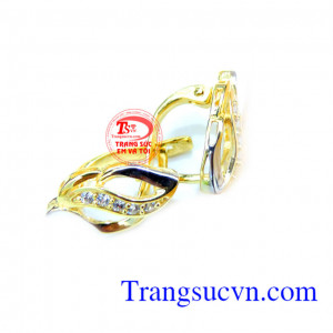 Đôi hoa tai đẹp