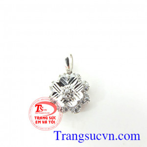 Mặt vàng trắng 18k hoa anh đào