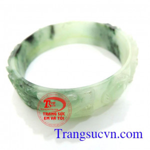 Vòng ngọc cẩm chạm rồng