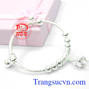 Khánh lắc bạc đẹp Lắc chân, lắc tay cho bé yêu từ đơn giản đến hình thù ngộ nghĩnh đánh yêu Khánh lắc bạc đẹp