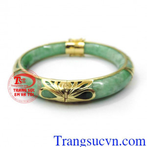 Vòng ngọc bọc vàng món quà ý nghĩa