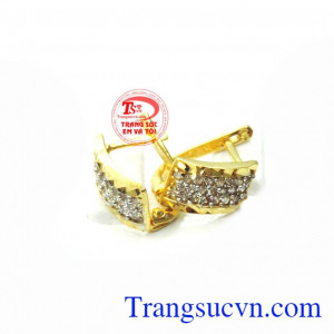 Đôi hoa tai vàng mốt