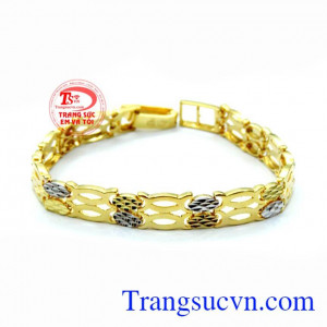 Chiếc lắc vàng tinh tế là món quà tuyệt vời cho người yêu thương