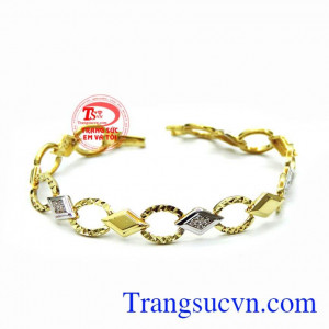 Lắc vàng công danh