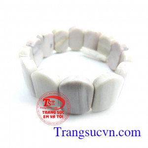 Vòng gỗ hóa thach