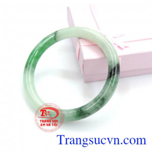 Vòng ngọc cẩm thạch đẹp