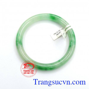 Vòng cẩm thạch vân xanh đẹp.