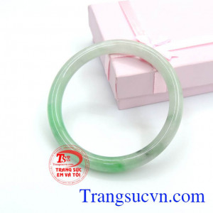 Vòng đeo tay cẩm thạch