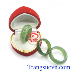 Nhẫn đá màu xanh ngọc Nephirer đem lại sức khoẻ,tốt cho thận.Nhẫn ngọc nephrit tự nhiên nhập khẩu, giá rẻ đảm bảo uy tín