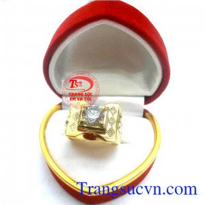 Nhẫn vàng rồng kim cương