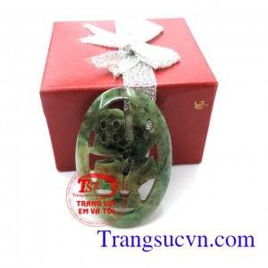 Mặt ngọc chữ đẹp