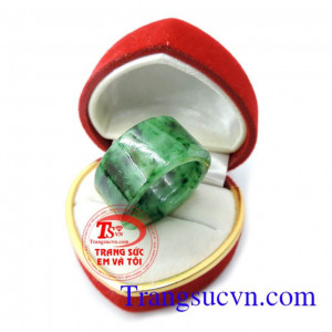 Nhẫn ngọc Jadeite thiên nhiên