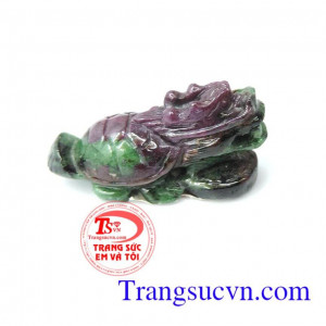 Long quy đá tự nhiên