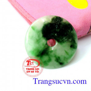 Mặt dây chuyền ngọc cẩm thạch sang trọng