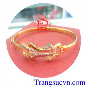 Mẫu vòng vàng tây nữ dành cho nữ