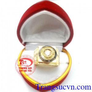 Nhẫn nam vàng tây- trang sức quý ông, nhẫn nam vàng 10k thiết kế hình đồng hồ, với những nét facet lấp lánh tôn thêm vẻ sang trọng quý phái cho các quý ông, là một món quà ý nghĩa cho người đàn ông của bạn. Bán nhẫn nam vàng tây kèm giấy kiểm định sản phẩ