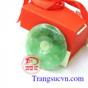 Mặt dây chuyền jadeite thanh lịch