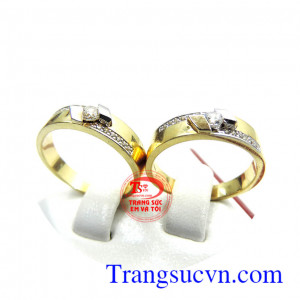 Nhẫn cưới về chung một nhà