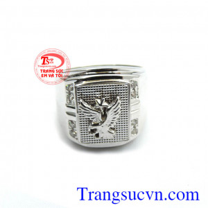 Nhẫn nam vàng trắng đại bàng tung cánh vàng tây 18k vàng đảm bảo chất lượng,nhẫn nam vàng 18k được khách hàng ưa chuộng với độ sáng bóng,bền đẹp cùng thời gian, nhẫn nam vàng tây món quà ý nghĩa cho người yêu thương