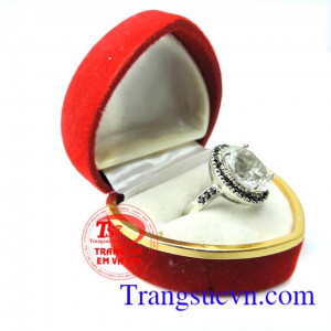 Nhẫn thạch anh trắng tinh khiết