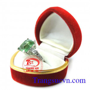 Nhẫn nữ đá quý tự nhiên