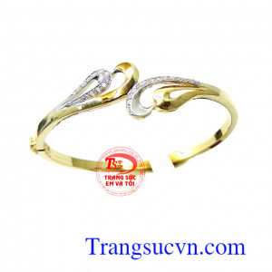 Chiếc vòng tay tình duyên