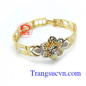 Lắc hoa tay tình yêu là món quà tặng tuyệt vời cho người bạn yêu thương