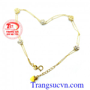 Chiếc Lắc chân vàng Italy 14k Việc sử dụng một chiếc lắc để làm điểm nhấn cho đôi chân mỗi khi bạn mặc váy hoặc quần soóc, ngố để khoe đôi chân thon dài là một điều vô cùng thú vị