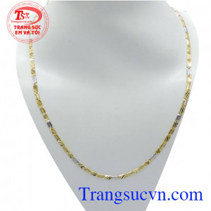 Dây chuyền nữ vàng 10k thiết kế tinh tế, thương hiệu trang sức uy tín trên toàn quốc. Dây chuyền vàng sang trọng cho phái đẹp