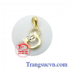 Mặt dây chuyền hàng hiệu