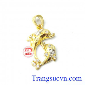 Chiếc mặt dây chuyền Cá voi trung tình minh chứng cho tình yêu,lấy ý tưởng từ sự chung thủy của loài cá Voi,thiết kế ra sản phẩm mặt dây chuyền cá voi ghép theo hình trái tim biểu tượng của tình yêu vĩnh cửu