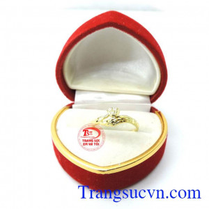 Nhẫn vàng tim Yêu