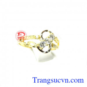 Nhẫn vàng tây nữ đeo