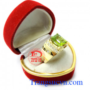 Nhẫn nam vàng Peridot cho Mệnh Hỏa