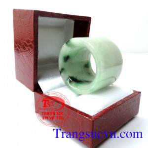 Nhẫn ngọc cẩm thạch ngón cái đẹp
