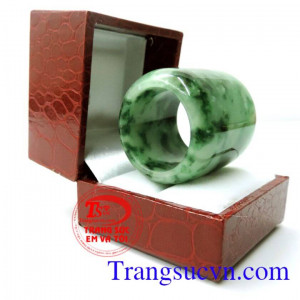 Nhẫn ngọc thiên nhiên ngón cái