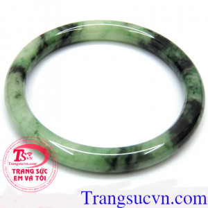 Vòng ngọc Ngọc cẩm thạch thiên nhiên sản phẩm đảm bảo chất lượng ngọc thiên nhiên có giấy kiểm định vòng ngọc kèm theo từng chiếc vòng ngọc