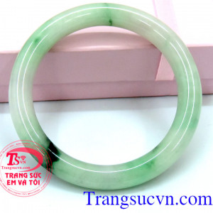Vòng ngọc Ngọc cẩm thạch thiên nhiên sản phẩm đảm bảo chất lượng ngọc thiên nhiên có giấy kiểm định vòng ngọc kèm theo từng chiếc vòng ngọc