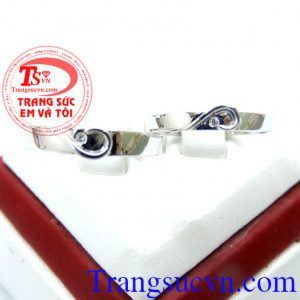 Nhẫn cưới trái tim gắn kết