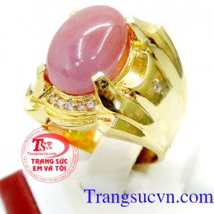 Nhẫn ruby nam vàng thời trang, Nhẫn nam vàng 10k đẹp, nhẫn nam đá quý ruby thời trang đẳng cấp cho phái mạnh, mang lại sự sang trọng cũng như những may mắn trong công việc và cuộc sống. Sản phẩm kèm giấy kiểm định.