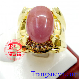 Nhẫn ruby nam vàng thời trang, Nhẫn nam vàng 10k đẹp, nhẫn nam đá quý ruby thời trang đẳng cấp cho phái mạnh, mang lại sự sang trọng cũng như những may mắn trong công việc và cuộc sống. Sản phẩm kèm giấy kiểm định.