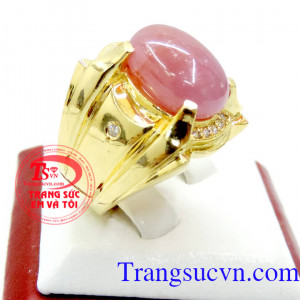 Nhẫn ruby nam vàng thời trang, Nhẫn nam vàng 10k đẹp, nhẫn nam đá quý ruby thời trang đẳng cấp cho phái mạnh, mang lại sự sang trọng cũng như những may mắn trong công việc và cuộc sống. Sản phẩm kèm giấy kiểm định.