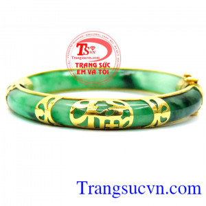 Ngọc chuẩn chất lượng, cam kết 100%, thương hiệu trang sức uy tín trên toàn quốc. Vòng tay ngọc phong thủy