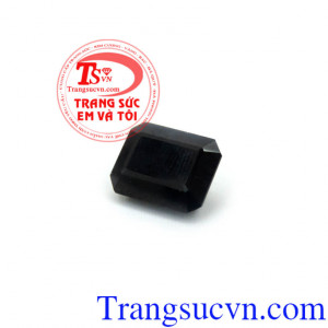 Sapphire đen thành công