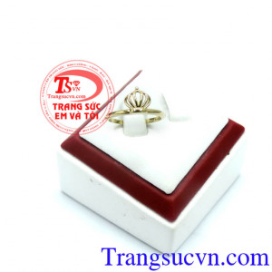 Nhẫn nữ vương miện nữ hoàng