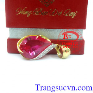 Sản phẩm mặt dây chuyền vàng được thiết kế và chế tác trên máy 3D đảm bảo tinh xảo khách hàng ưa chuộng nhiều năm
