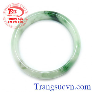 Vòng ngọc lục nhạt vân đậm
